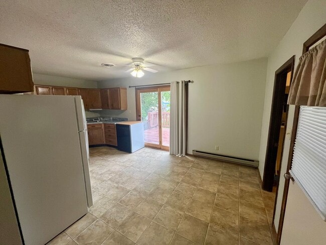 Foto del edificio - 4 Bed | 2 Bath | House