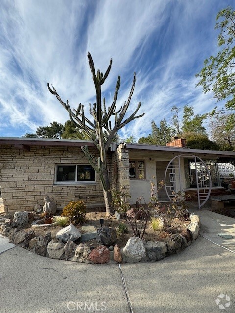 Building Photo - 10231 Haines Canyon Ave