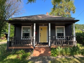 Building Photo - 576 NE Winchester St