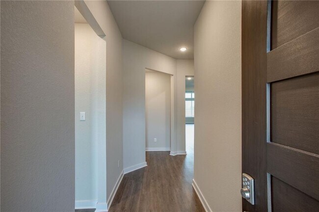Building Photo - 813 Bridle Creek Dr