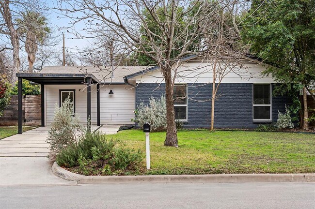 Foto del edificio - 6709 Dubuque Ln
