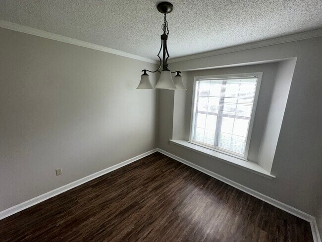 Building Photo - 7332 Isherwood - Available Now!