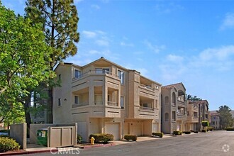 Building Photo - 1980 Las Colinas Cir