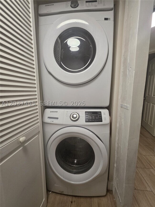 Foto del edificio - 15711 SW 137th Ave