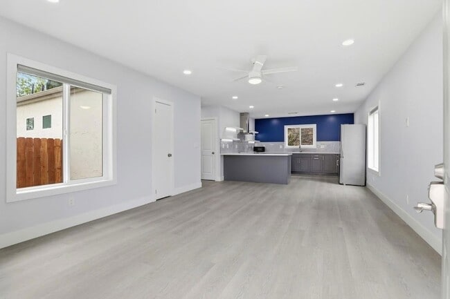 Building Photo - 1802 Ponca Ct