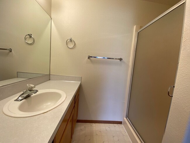 Building Photo - Updated 3 Bedroom Duplex with Garbage Paid!
