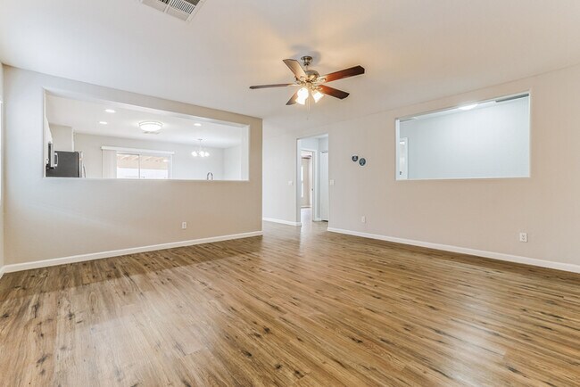 Foto del edificio - 2423 E San Manuel Rd