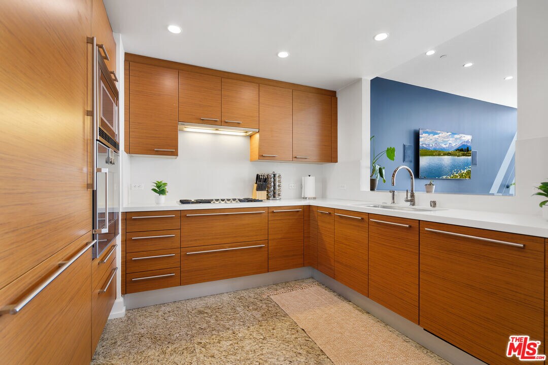 Foto principal - 900 W Olympic Blvd