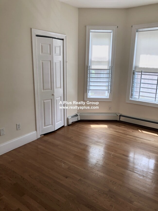 Foto del edificio - 14 Schiller St