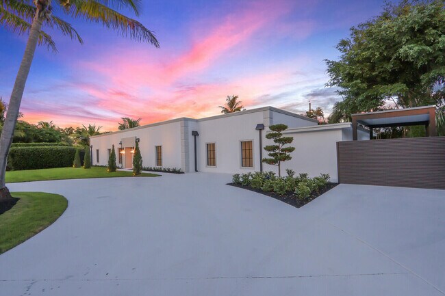 Foto del edificio - 391 W Riverside Dr