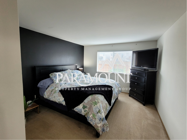 Foto del edificio - 3 Bedroom 2 Bath in Port Orchard!