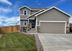 Building Photo - 6784 Skuna Dr