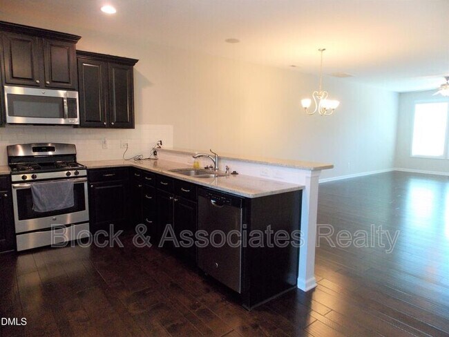 Building Photo - 509 N Tunstall Ave