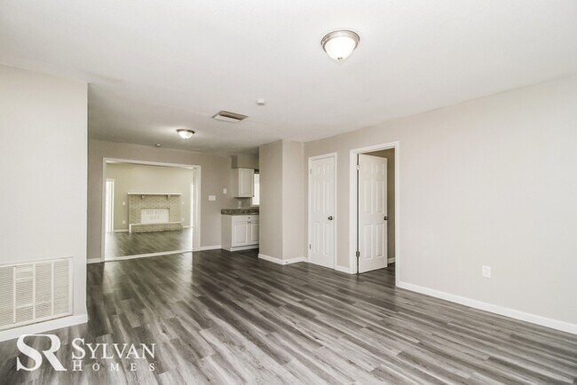 Building Photo - Come view this cute 4BR, 2BA home