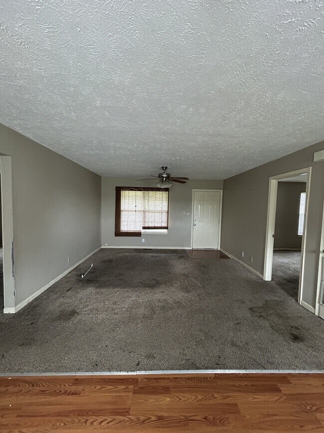 Building Photo - 2034 Carneal Ln