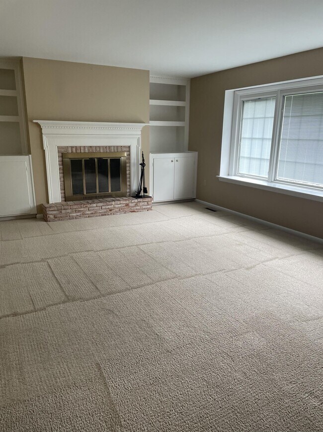 Building Photo - 926 Briarcrest Dr
