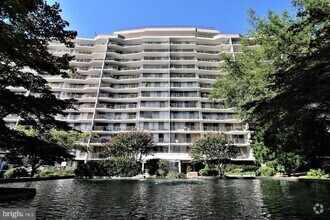 Building Photo - 3333 University Blvd W