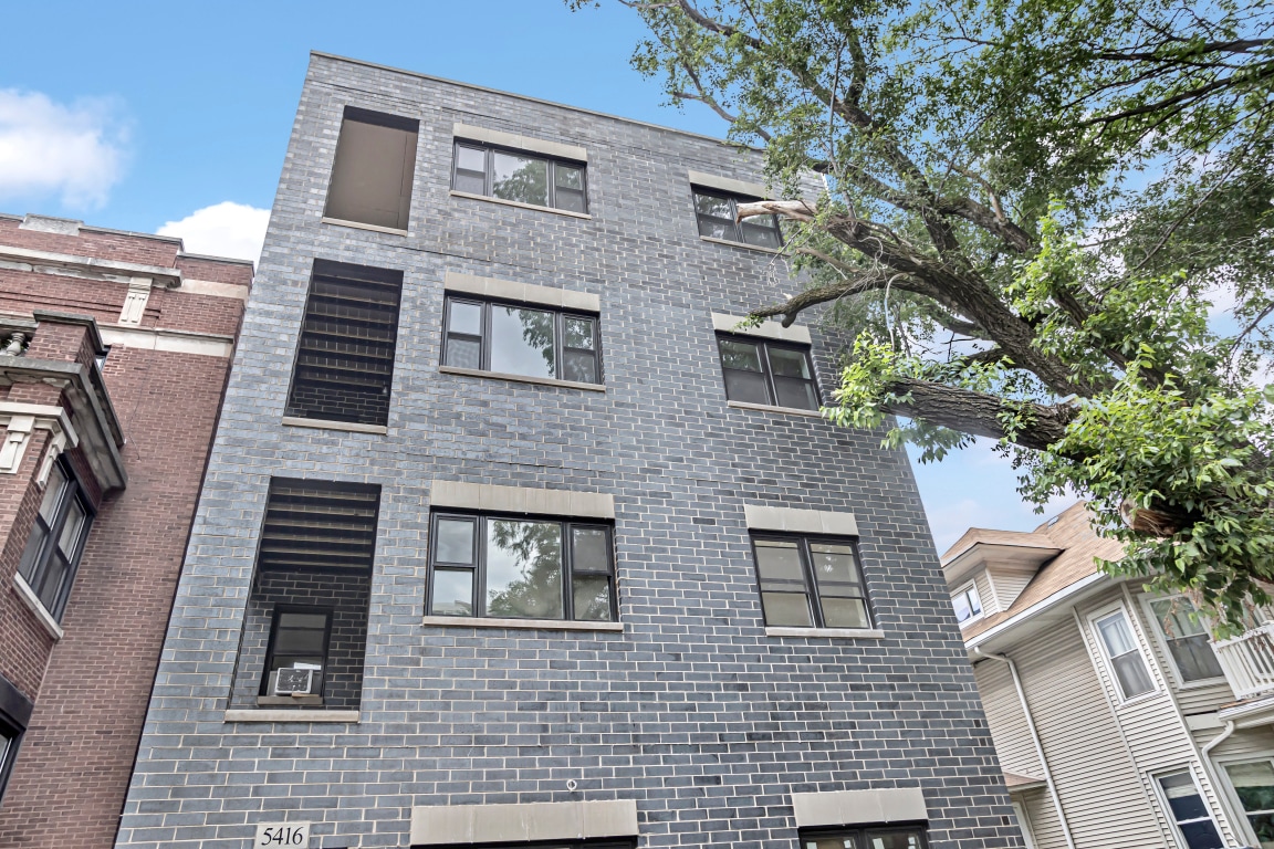 Primary Photo - 5416 N Winthrop Ave