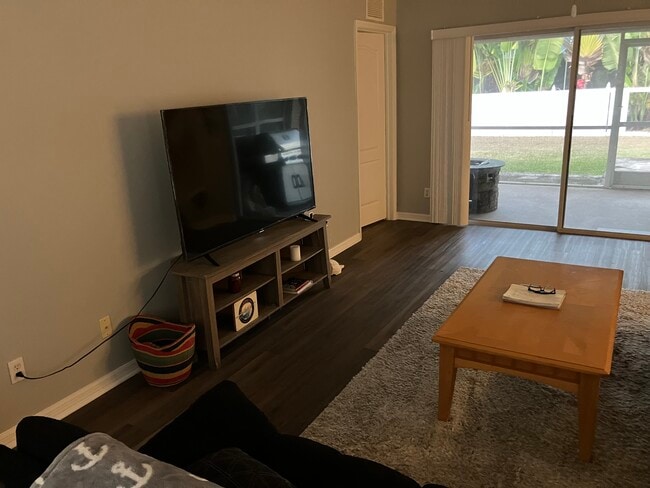 Common area - 2221 NW 24th Ter