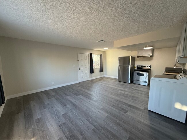 Building Photo - 632 Triest Ct