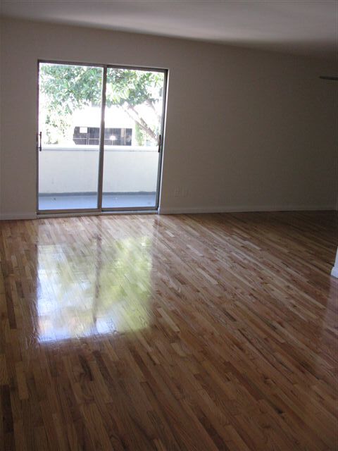 Foto del edificio - 1423 N Fuller Ave