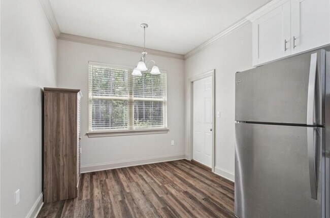 Building Photo - 3005 Dundee Loop S