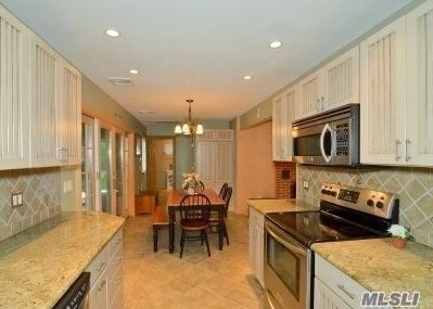 Foto del edificio - 580 Luptons Point Rd