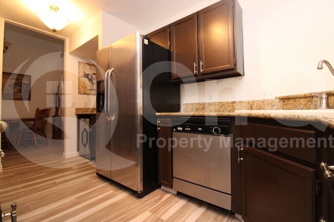 Building Photo - 3210 E Calle De La Punta