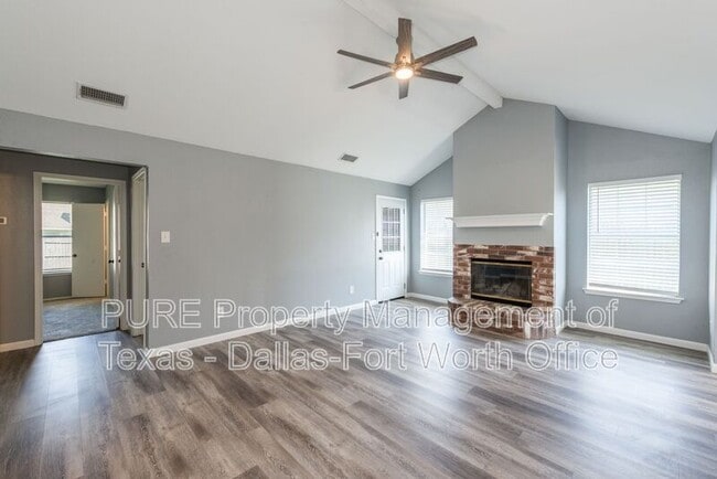 Building Photo - 3720 Garden Springs Dr