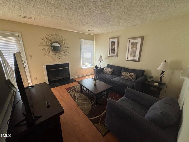 Building Photo - 863 Dalewood Dr