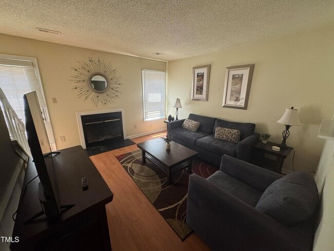 Foto del edificio - 863 Dalewood Dr