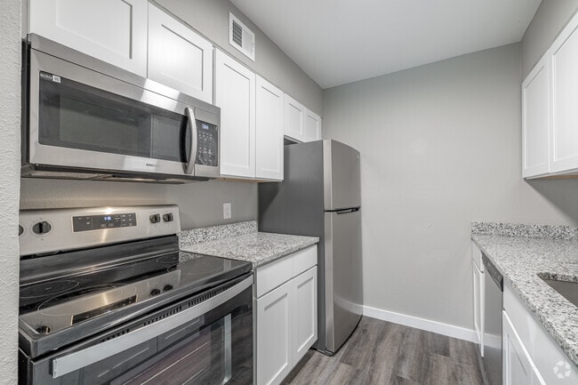 1BR, 1BA - 620 SF - Lux Seaside