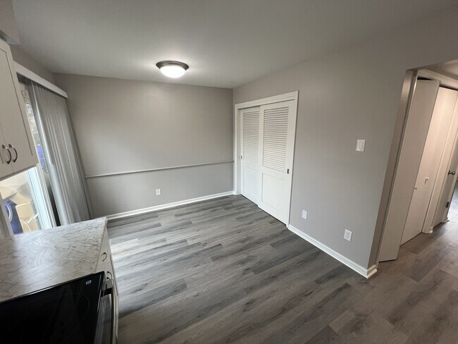 Foto del edificio - 1882 NW Washington Blvd