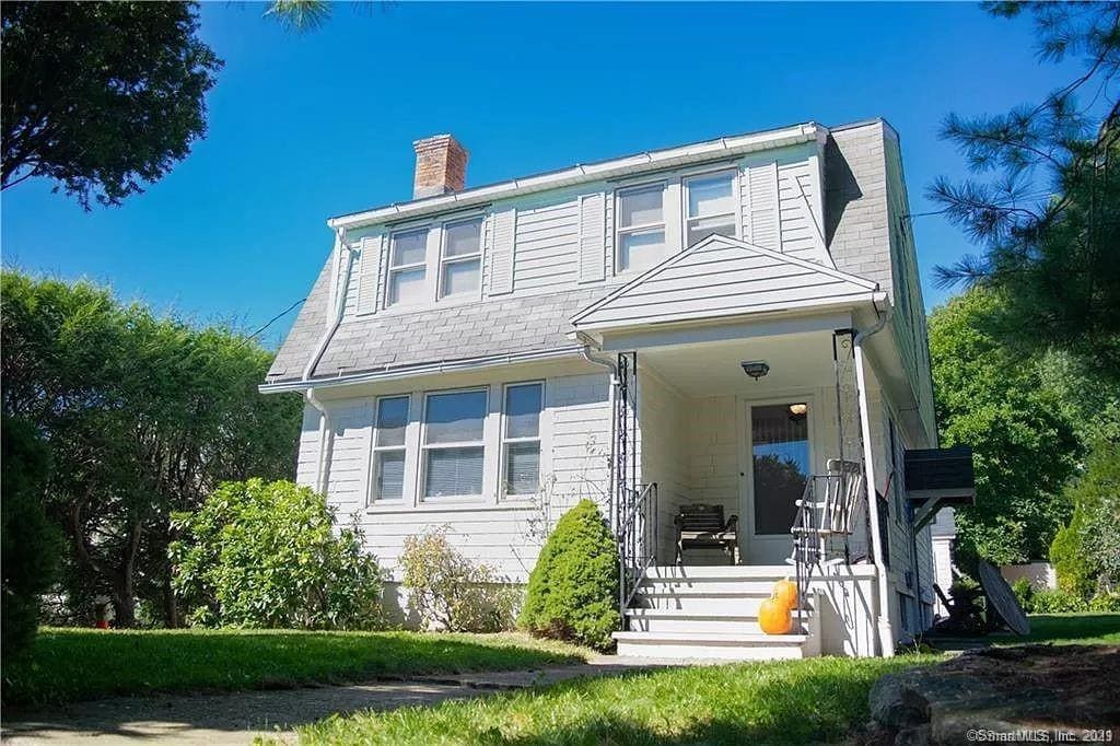 Primary Photo - 10 Taylor Pl