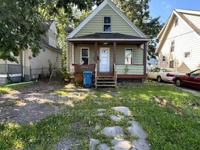 Building Photo - 939 W 22nd St