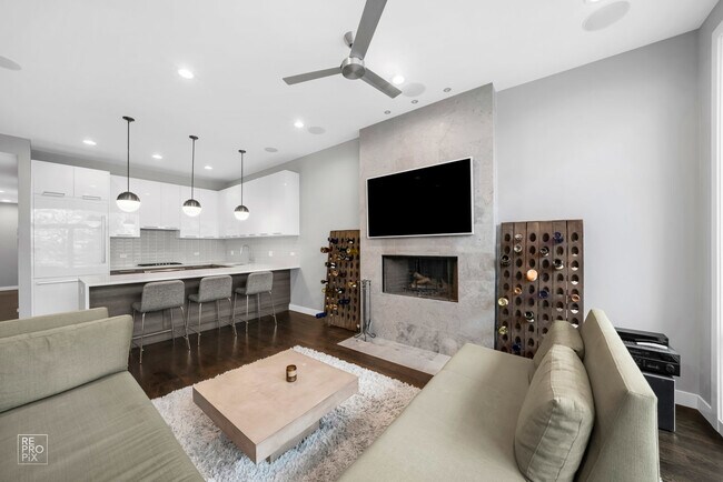 Foto del edificio - 2901 W Belden Ave