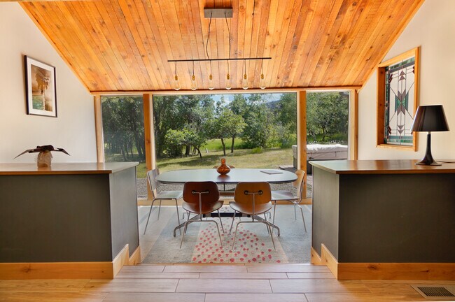 Foto del edificio - 66 Mason Cabin Rd