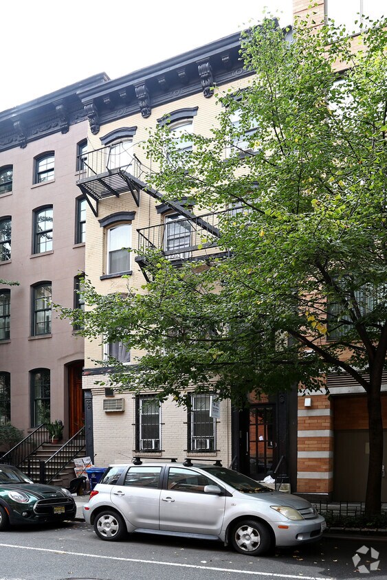 Building Photo - 112 W 15th St