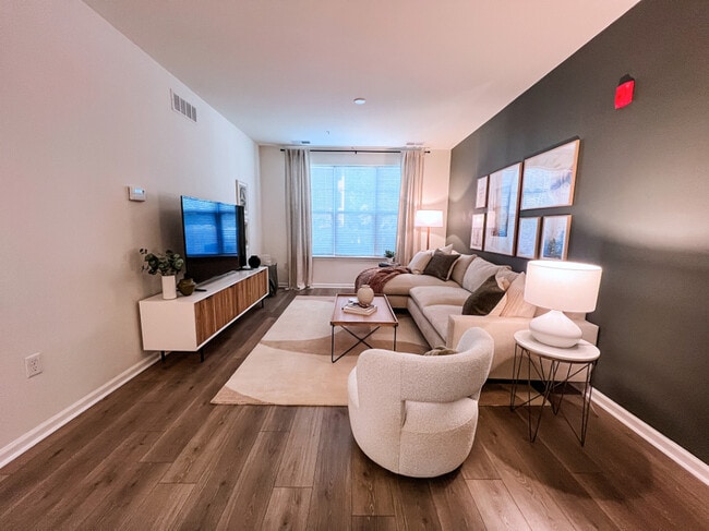 Building Photo - TGM Creekside Village