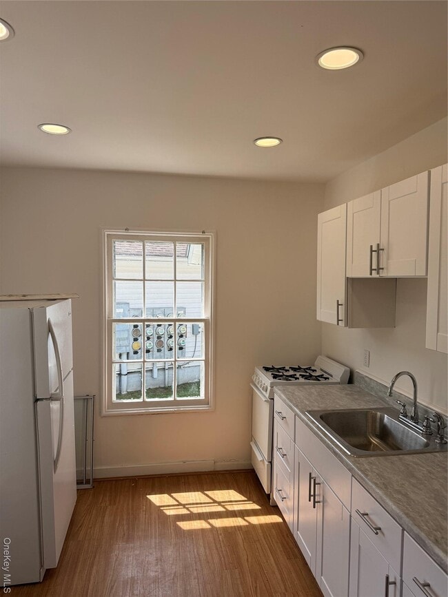 Building Photo - 24 Quartz Ln