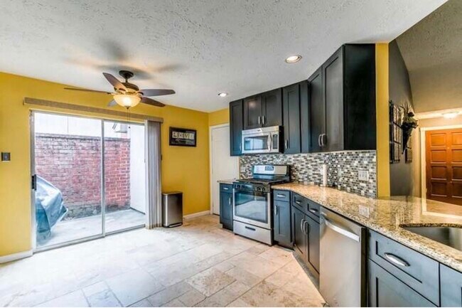 Foto del edificio - 2025 Sandy Knoll Dr