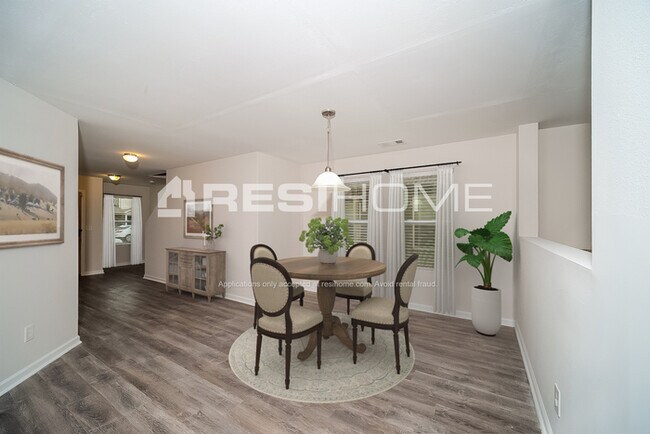 Building Photo - 247 Bermuda Lakes Dr