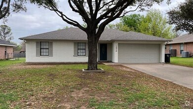 Building Photo - 1510 Woodside Ln E