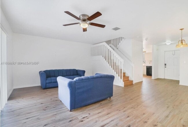 Foto del edificio - 159 Hidden Ct Rd