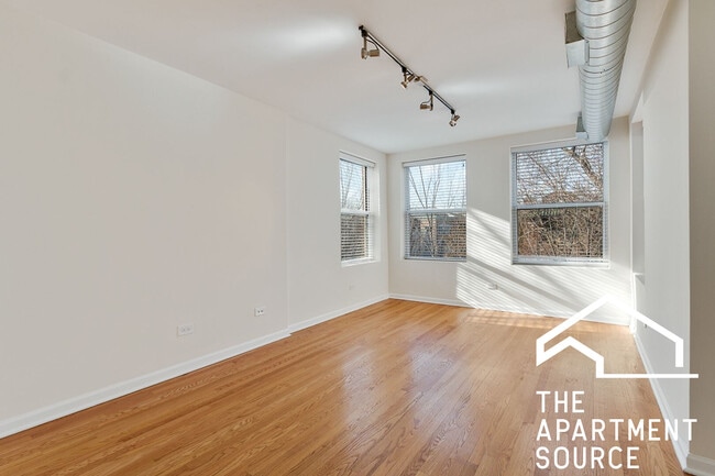 Building Photo - 2519 W Leland Ave