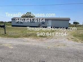 Building Photo - 8401 Bobby Point Rd