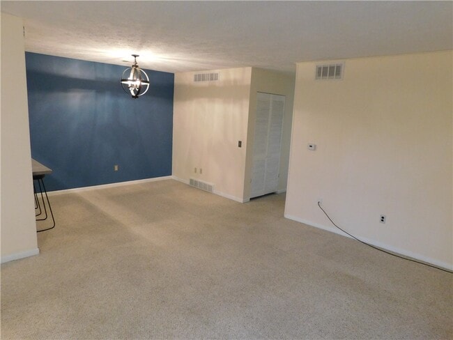 Building Photo - 447 Eastbrooke Ln
