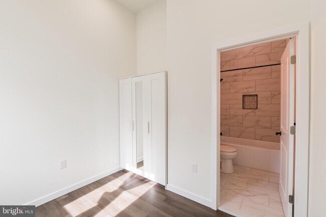 Foto del edificio - 5303 Chester Ave