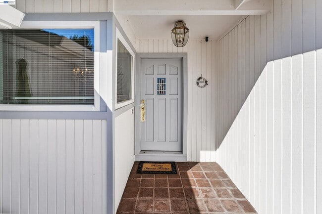 Building Photo - 1450 Kolln St