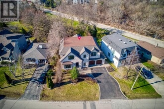 Building Photo - 409 Valley Dr